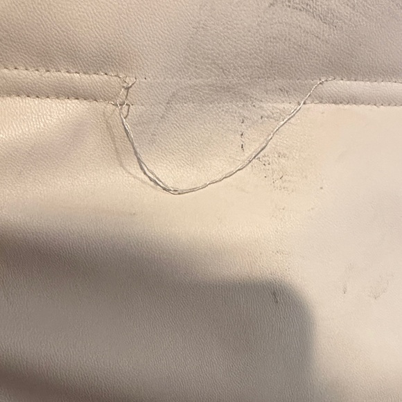 Cream Puffer Vest with Hood - Picture 6 of 6